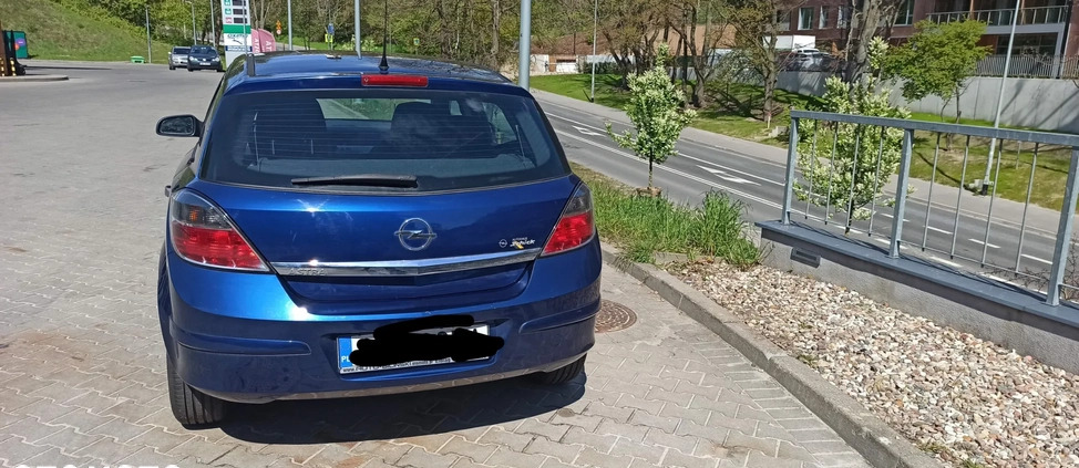 Opel Astra cena 14800 przebieg: 123000, rok produkcji 2009 z Gdynia małe 781